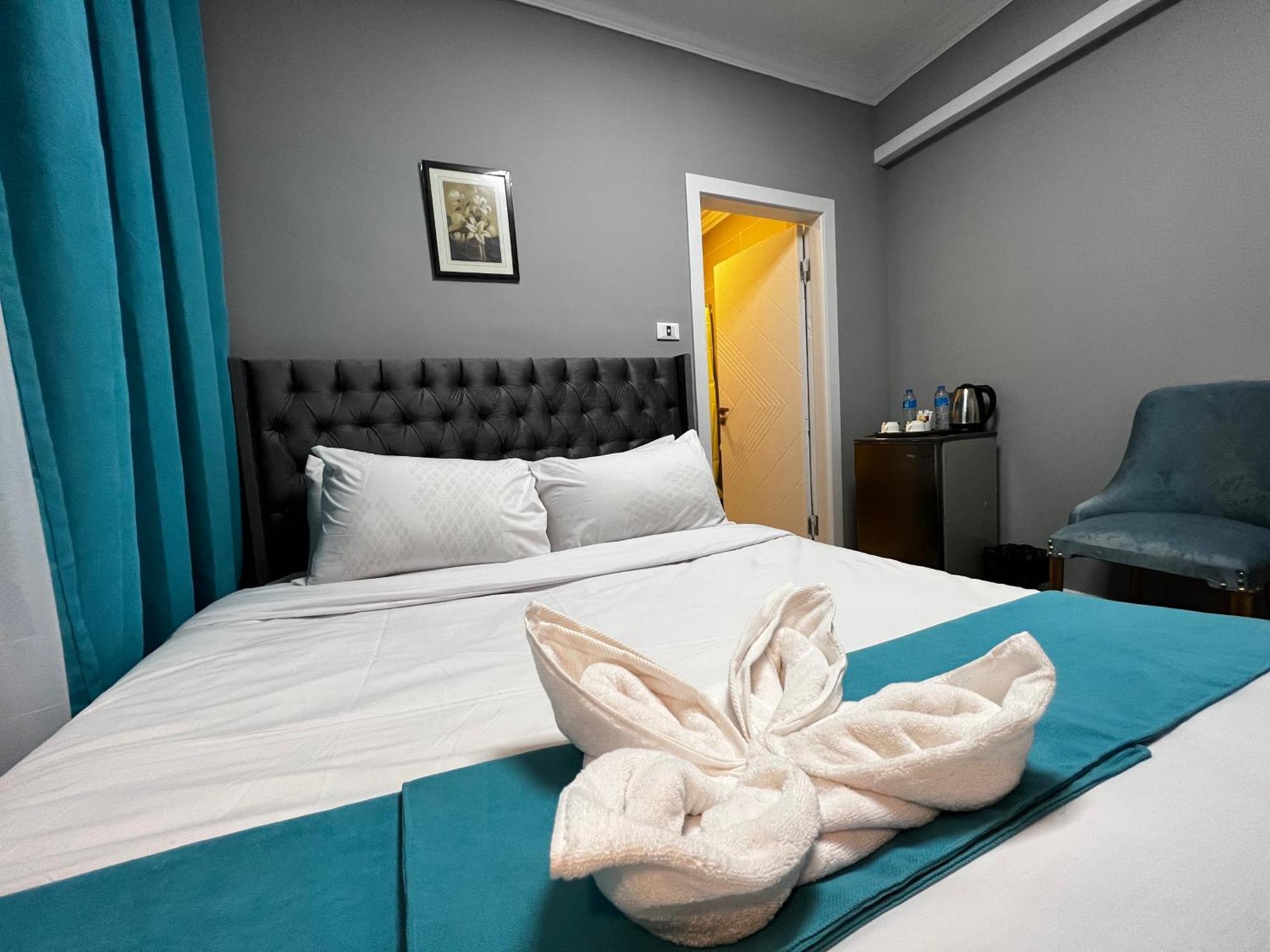 Pyramids Gate Hotel Kafrat al Jabal Exterior photo
